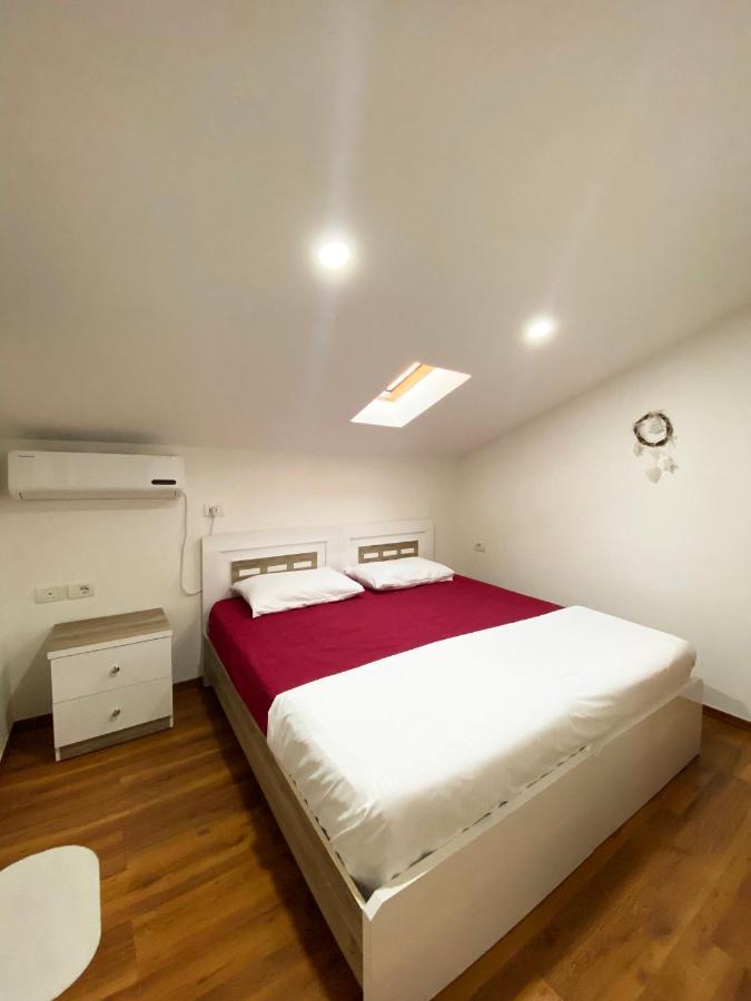 Guest House Himaj Berat Buitenkant foto